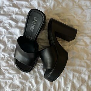 ROC Women's Sleek Black Platform Sandals